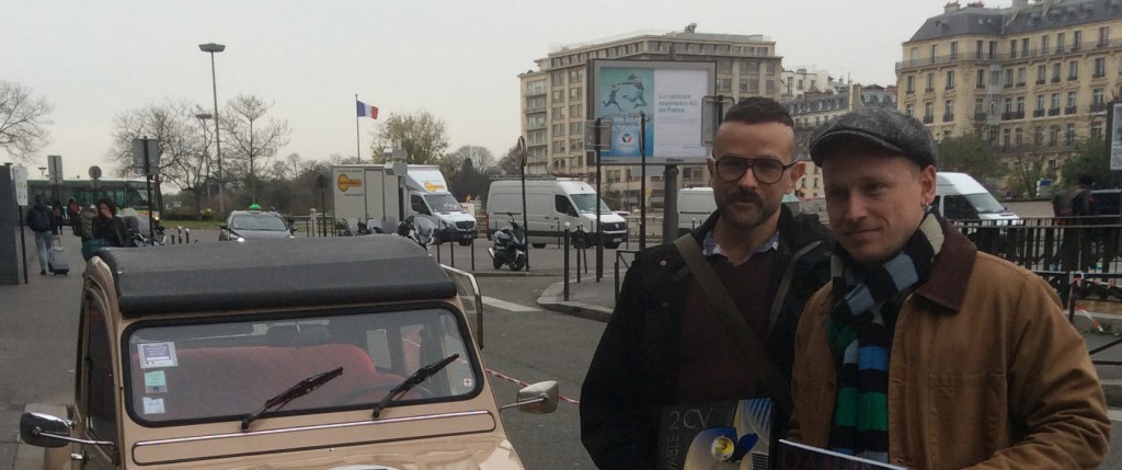 Etienne Musslin et Daniel Benharrosh, auteurs de Incroyable 2CV - Larousse