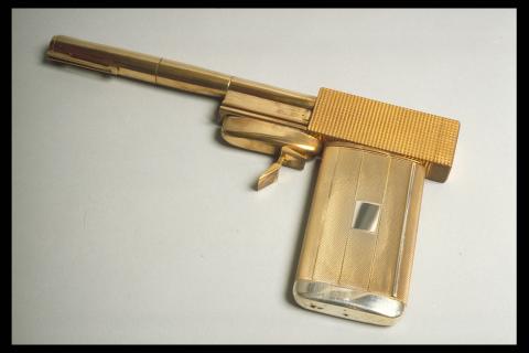 James-Bond-exposition-la villette -Paris-2016 Golden Gun