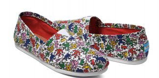 TOMS s'associe à la Fondation Keith Haring pour célébrer l'art ,