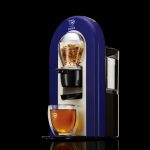 t-o-by-lipton-machine-bleu-nuit-biais-fond-noir