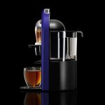 t-o-by-lipton-machine-bleu-nuit-profil-fond-noir