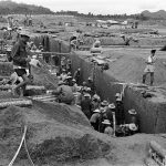 1952 – Les tranchées. Au cœur de la bataille du Tonkin, on appelle déjà Na Sam le Verdun d’Indochine