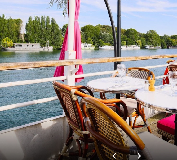 Restaurant bord de Seine - Paris