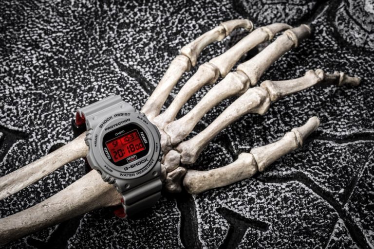 Sneaker Freaker x G-SHOCK « Redback » DW-5700