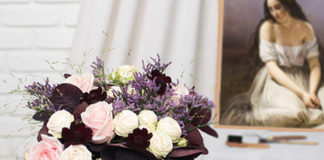 Bouquet Aquerelle - une-jeune-fille-a-genoux-aime-brune