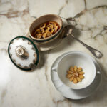 Caille royale du Maine Anjou farcie à la truffe noire, Taco soufflé, faisselle et ciboulette©Thomas Dhellemmes (1)