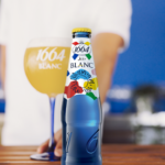 1664 BLANC X Jean-Charles de Castelbajac – Mise en situation bouteille