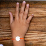L_asteroide_enfant_orange_plaque_argent_-_2_360x360_crop_center (1)